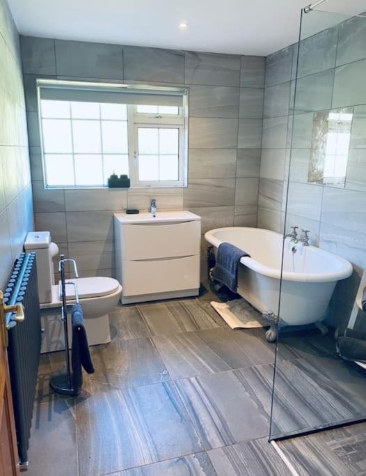 בלפסט Valley Lodge 3 Bedroom Retreat In Craigantlet Hills מראה חיצוני תמונה